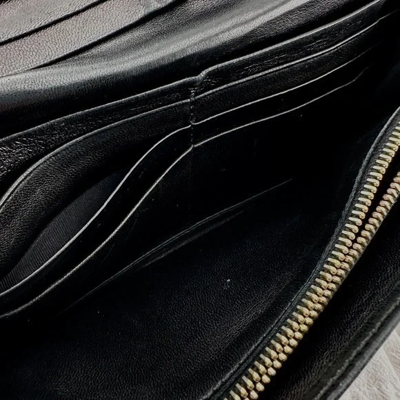 AUTHENTIC Prada wallet. Black. - Picture 11 of 15